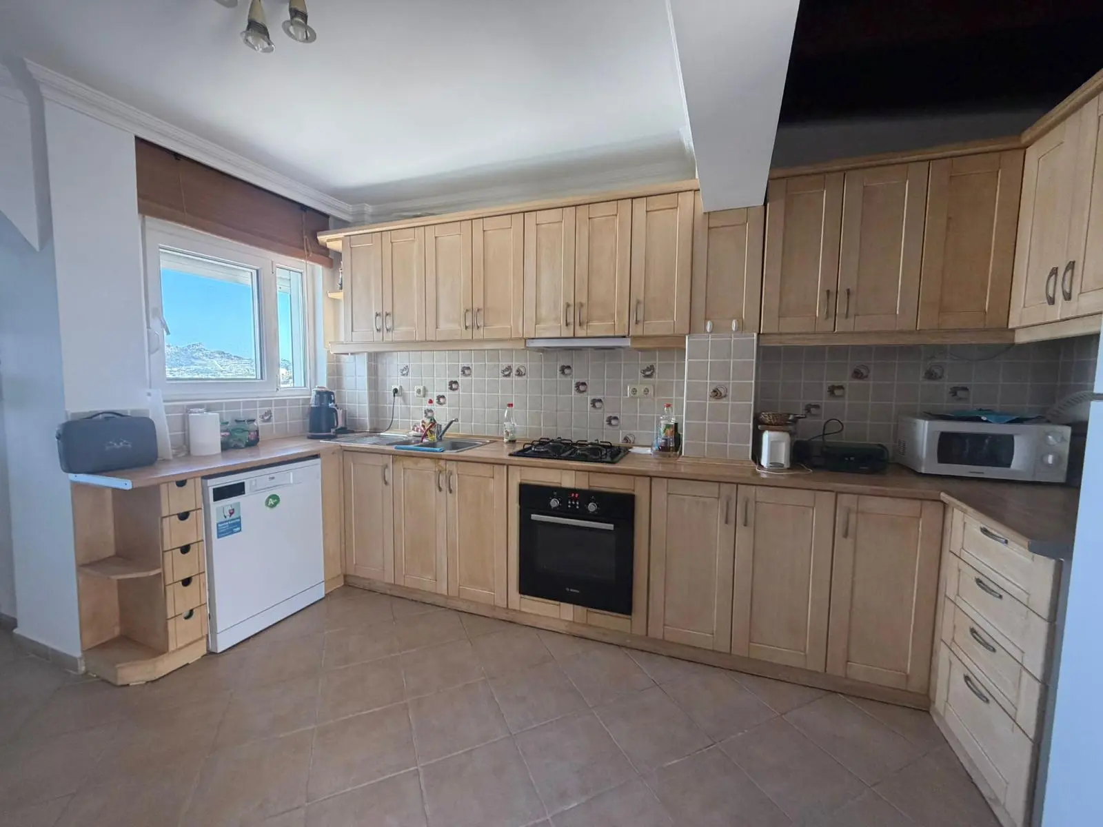 Fitted kitchen